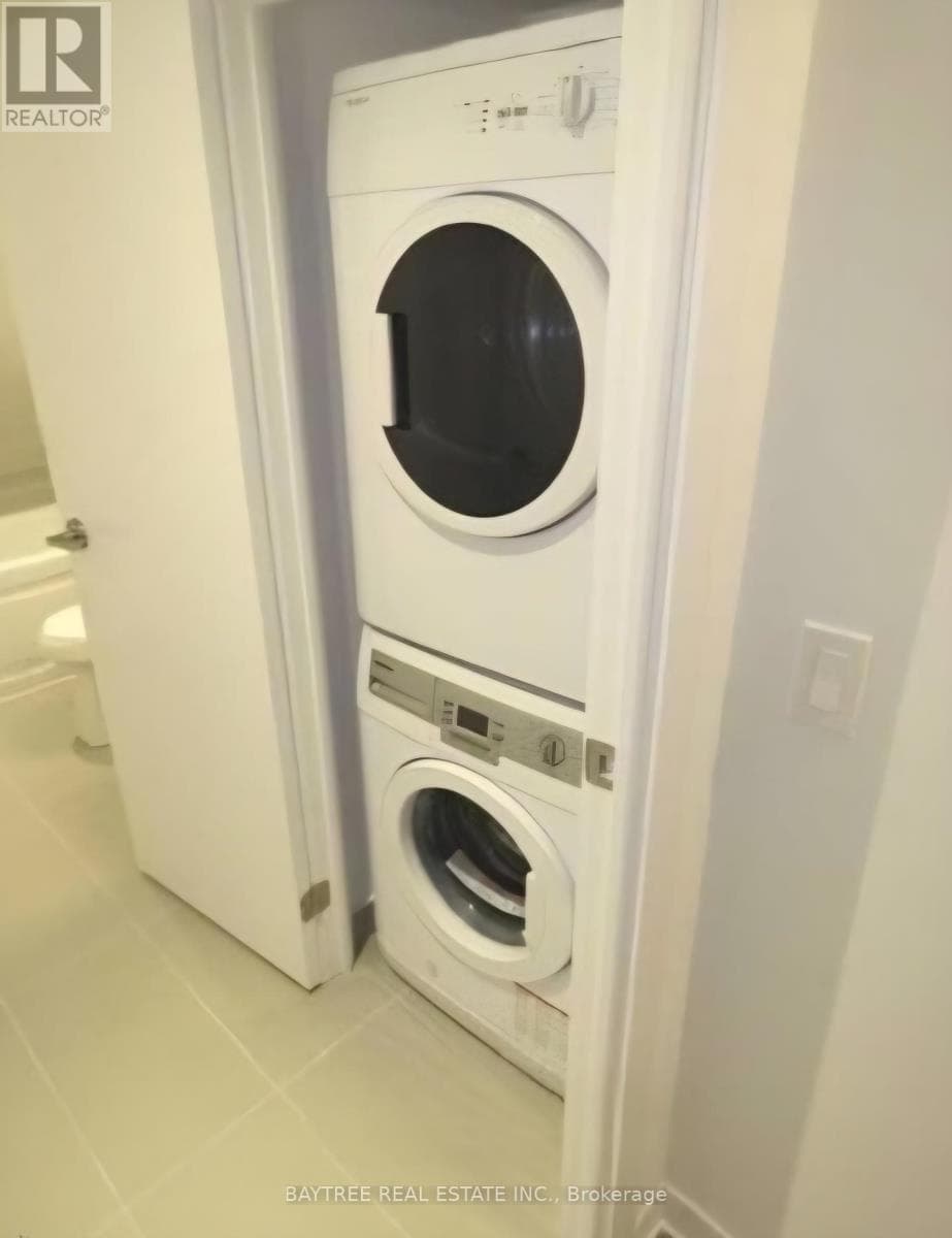 Toronto (Waterfront Communities) — Toronto (Waterfront Communities) - Main photo