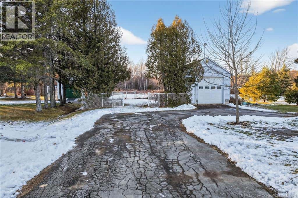 Shediac Cape — Shediac Cape - Photo 2 of 47