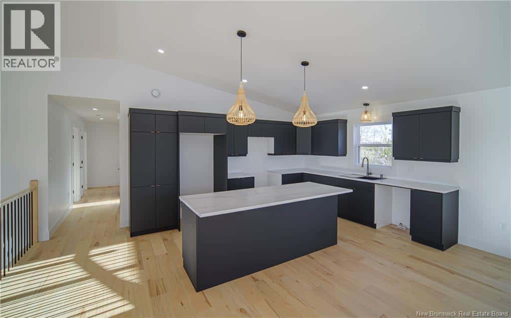 Upper Kingsclear — Upper Kingsclear - Photo 2 of 45