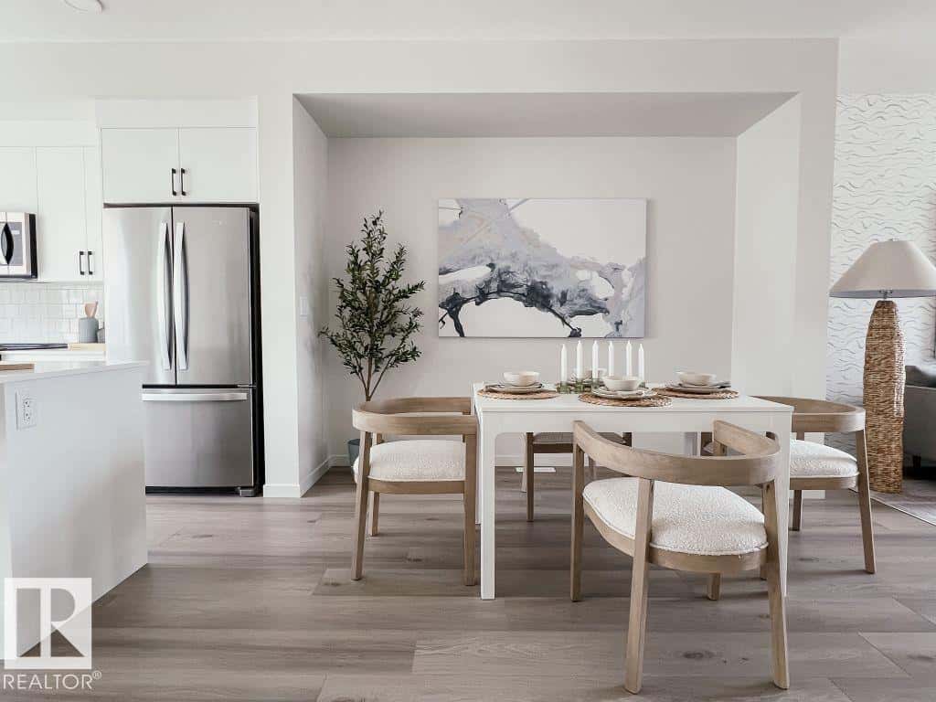 Edmonton — Edmonton - Photo 3 of 13