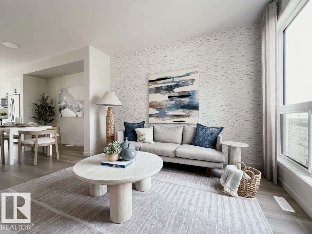 Edmonton — Edmonton - Photo 5 of 13