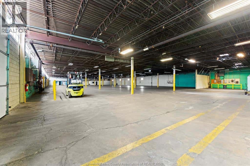 Windsor — Windsor - Photo 2 of 47