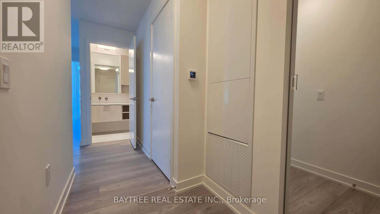 Toronto (Mount Pleasant West) — Toronto (Mount Pleasant West) - Photo 2 of 32