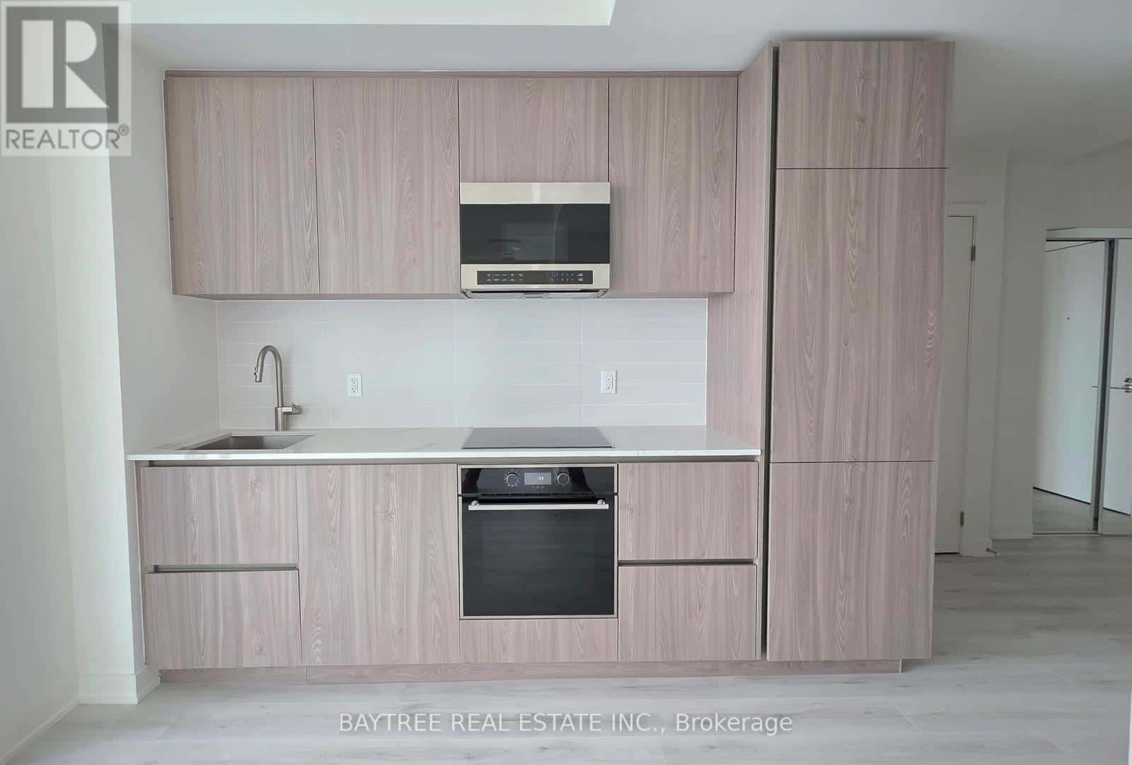 Toronto (Mount Pleasant West) — Toronto (Mount Pleasant West) - Photo 2 of 36