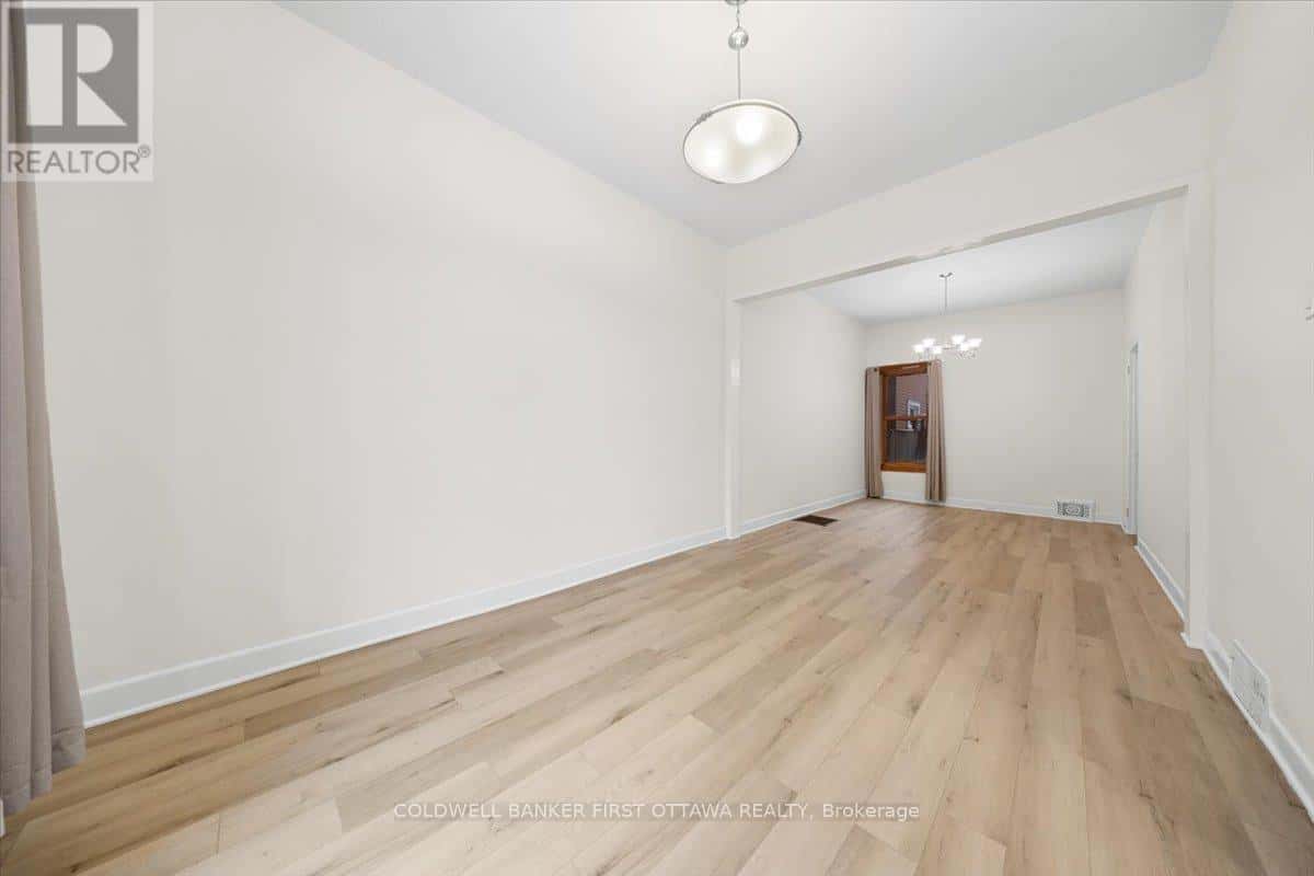 Ottawa — Ottawa - Photo 5 of 21