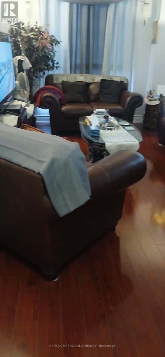 Toronto (Malvern) — Toronto (Malvern) - Photo 4 of 9