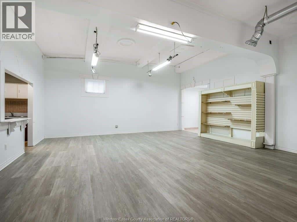 Windsor — Windsor - Photo 4 of 7