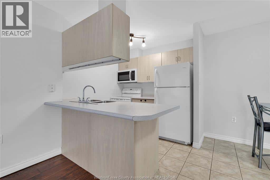 Windsor — Windsor - Photo 4 of 29