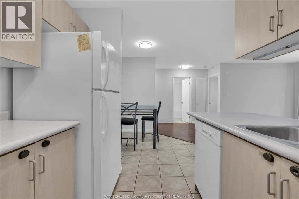 Windsor — Windsor - Photo 5 of 29