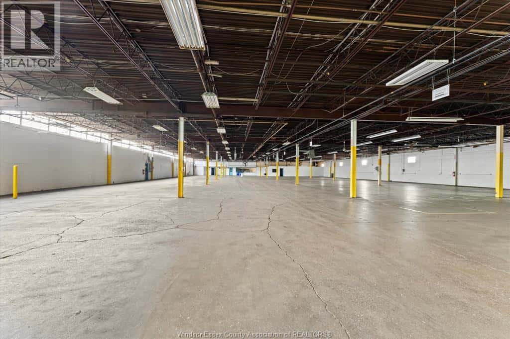 1701 SHEPHERD STREET Unit# B — Windsor - Photo 3 of 47