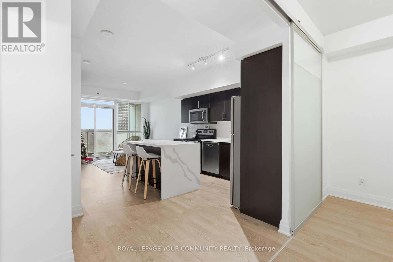 Oakville (CO Central) — Oakville (CO Central) - Photo 5 of 27