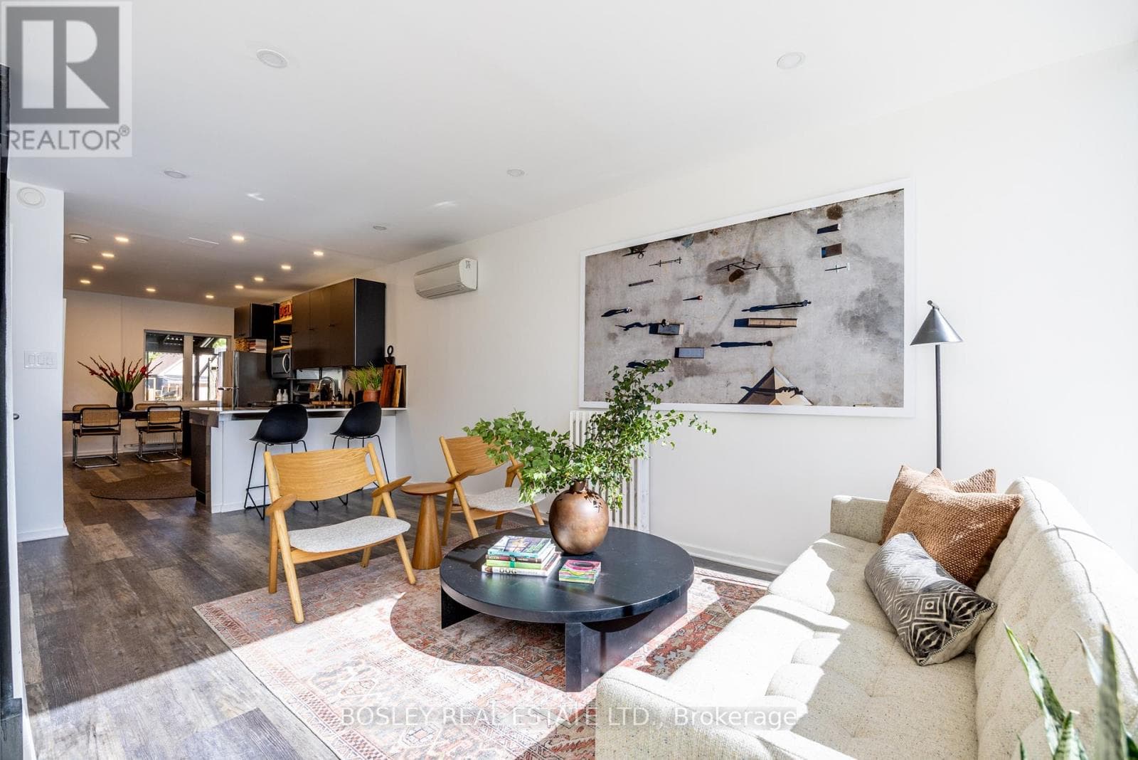 1007 WESTON ROAD — Toronto (Mount Dennis) - Main photo