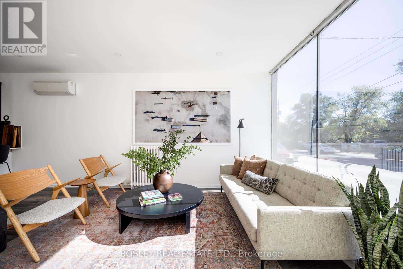 1007 WESTON ROAD — Toronto (Mount Dennis) - Photo 2 of 41