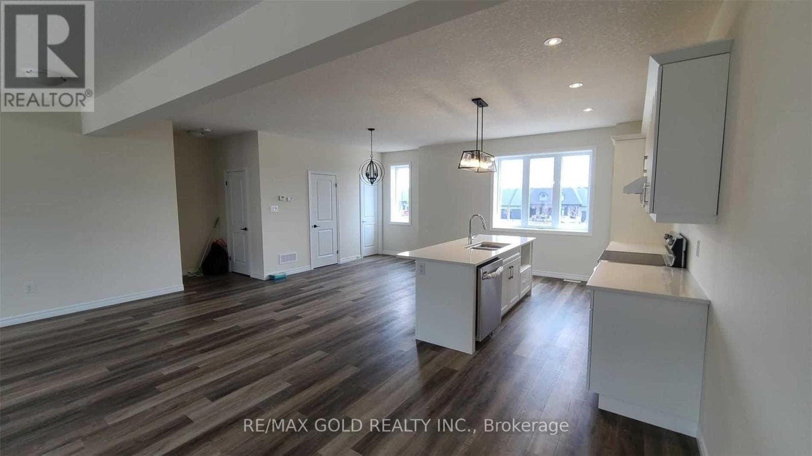 London North (North R) — London North (North R) - Main photo