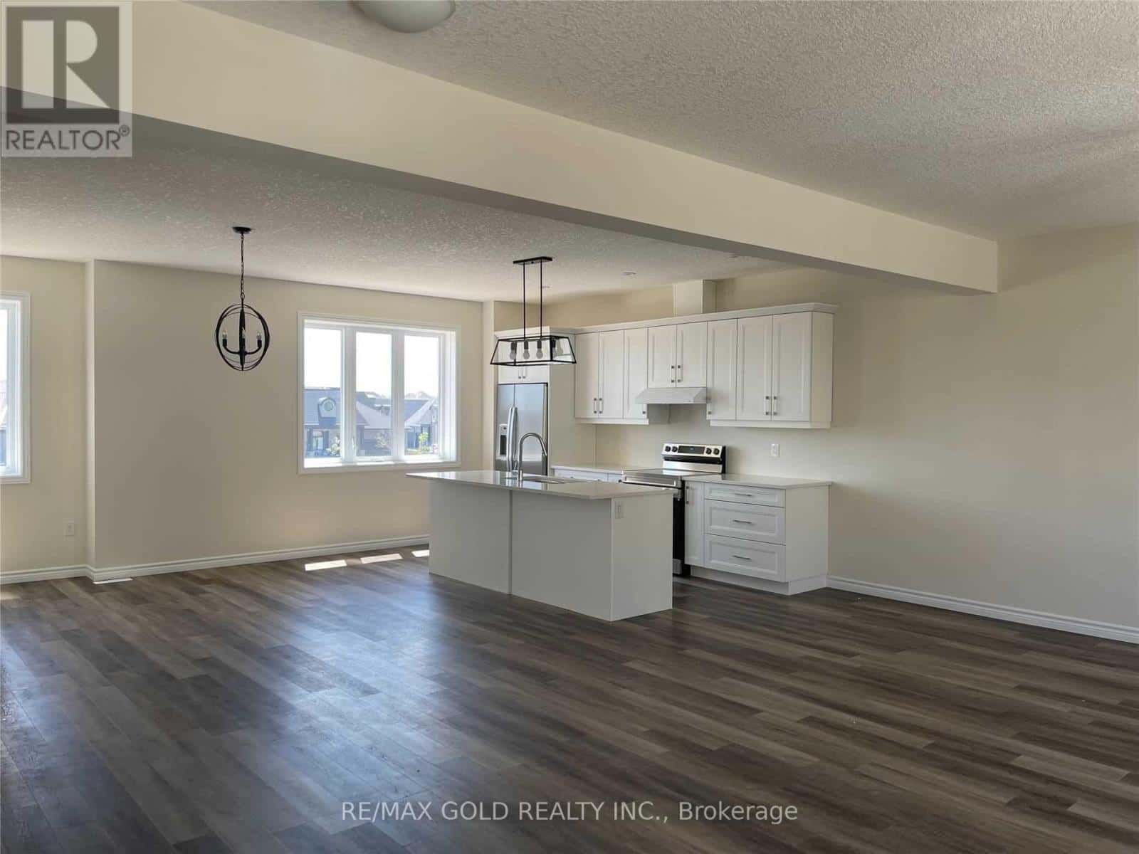 London North (North R) — London North (North R) - Photo 4 of 18