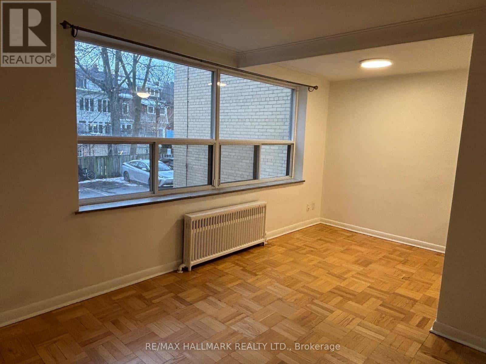 Toronto (Yonge-St. Clair) — Toronto (Yonge-St. Clair) - Photo 3 of 8