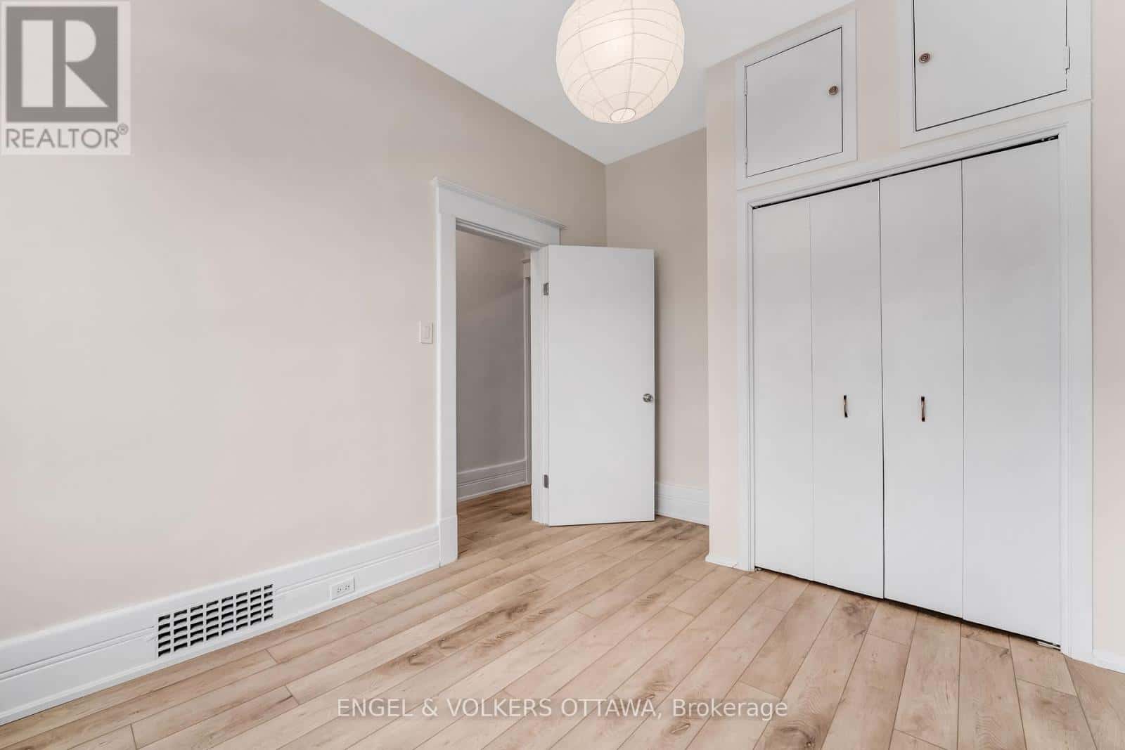 2 - 170 IVY CRESCENT — Ottawa - Photo 5 of 20