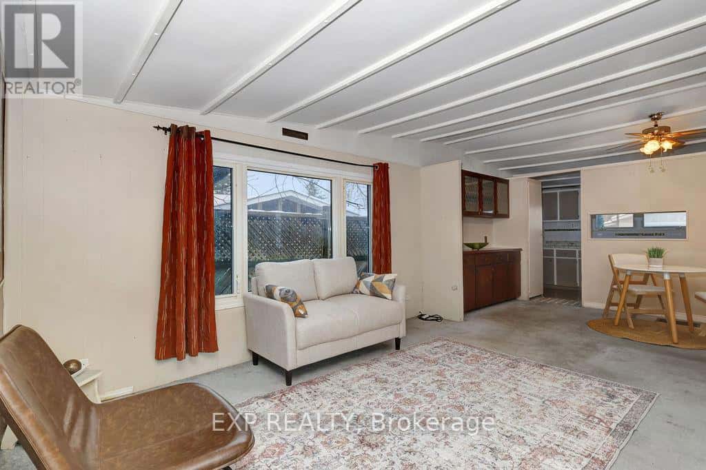 Ottawa — Ottawa - Photo 5 of 19