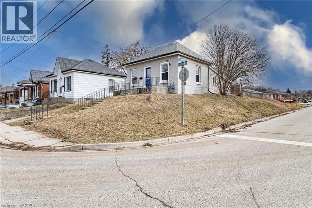 Brantford — Brantford - Photo 4 of 26