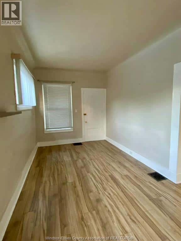 Windsor — Windsor - Photo 3 of 35