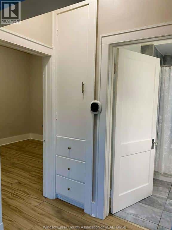 Windsor — Windsor - Photo 5 of 35