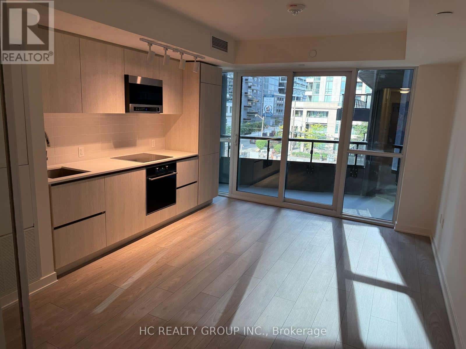 Toronto (Mount Pleasant West) — Toronto (Mount Pleasant West) - Photo 5 of 9