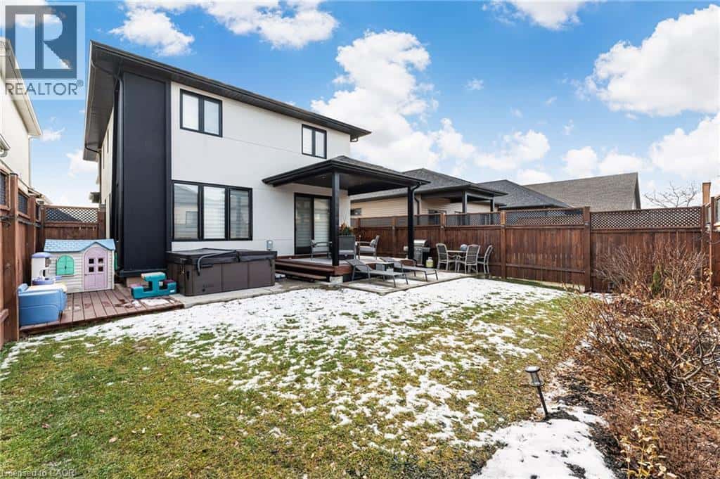 Welland — Welland - Photo 3 of 48