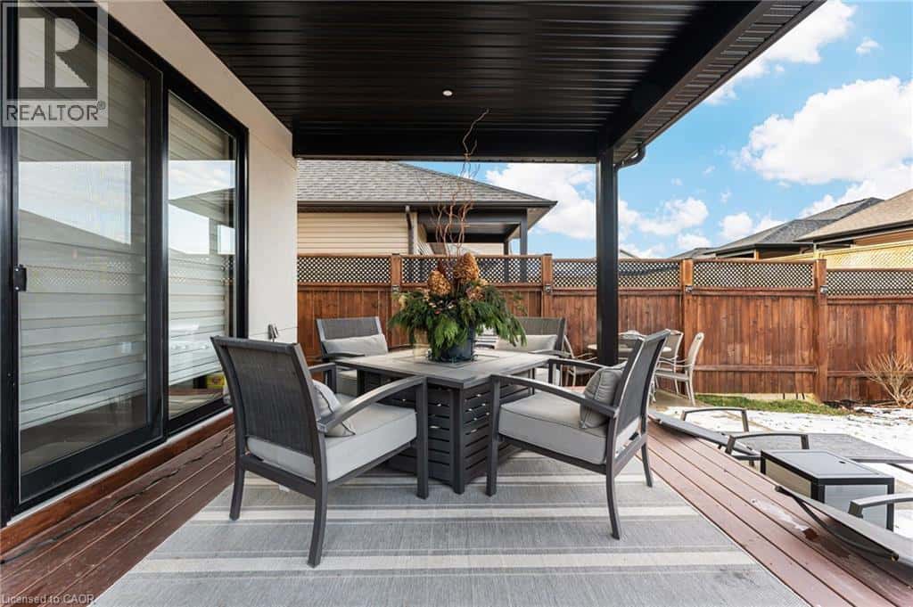 Welland — Welland - Photo 4 of 48