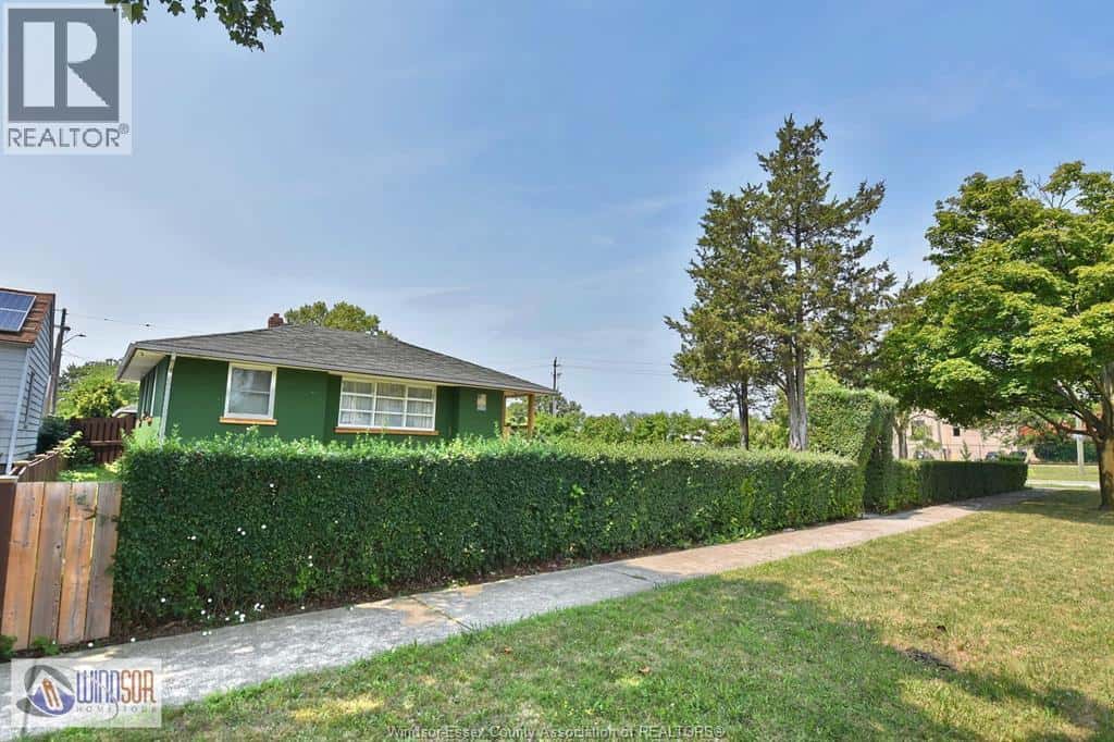 Windsor — Windsor - Photo 2 of 7