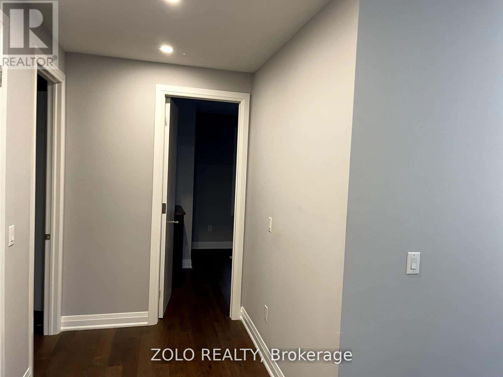 MAIN - 18 PAULA BOULEVARD — Toronto (Alderwood) - Photo 5 of 21