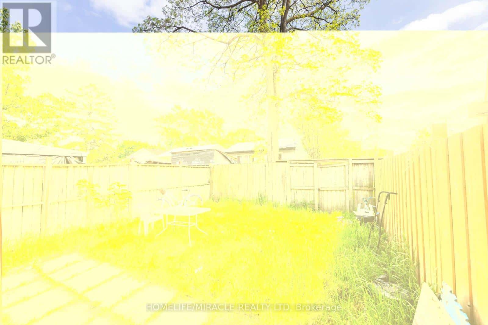 20 - 366 DRIFTWOOD AVENUE — Toronto (Black Creek), Ontario - Photo 2 of 16