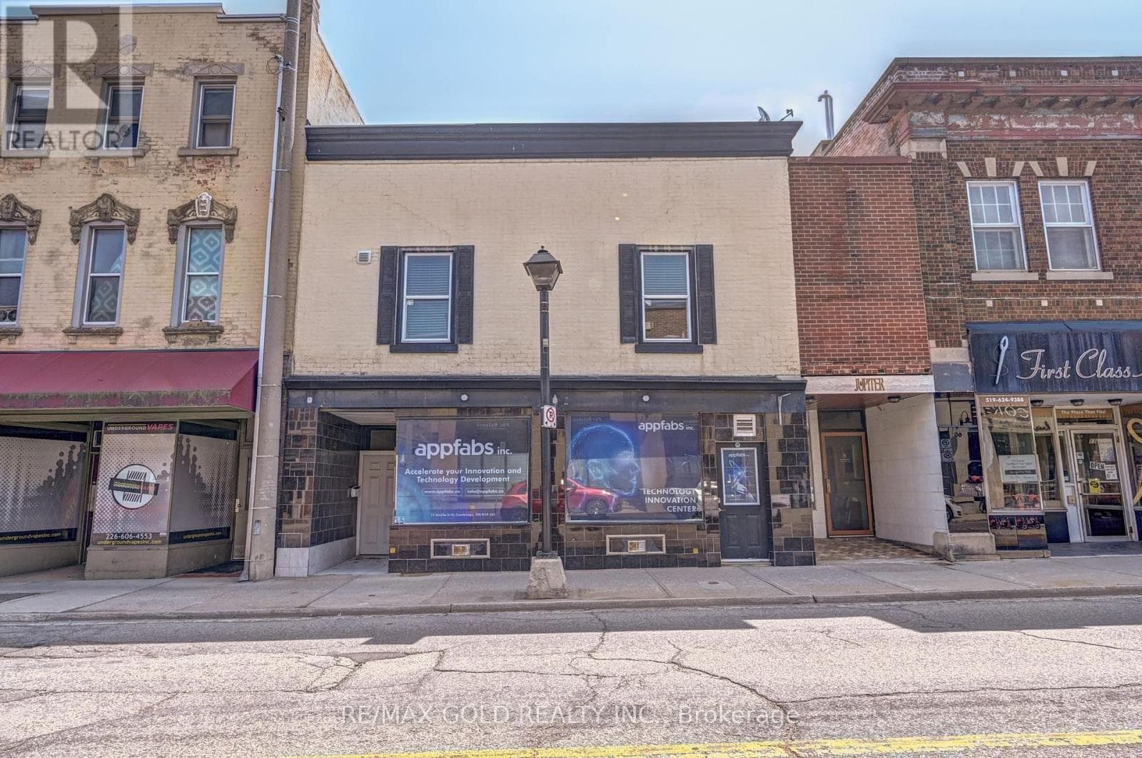 15 AINSLIE STREET N — Cambridge - Main photo