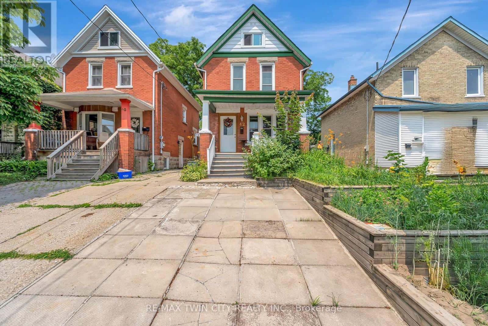 Waterloo — Waterloo - Photo 2 of 45