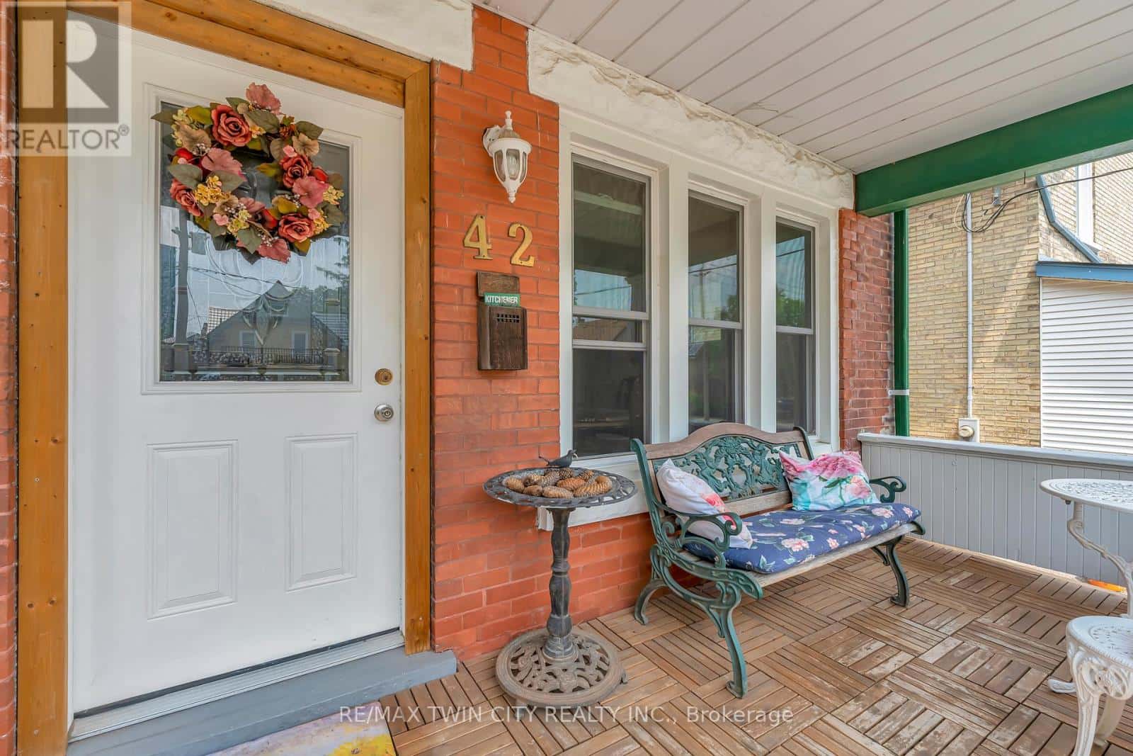 Waterloo — Waterloo - Photo 5 of 45