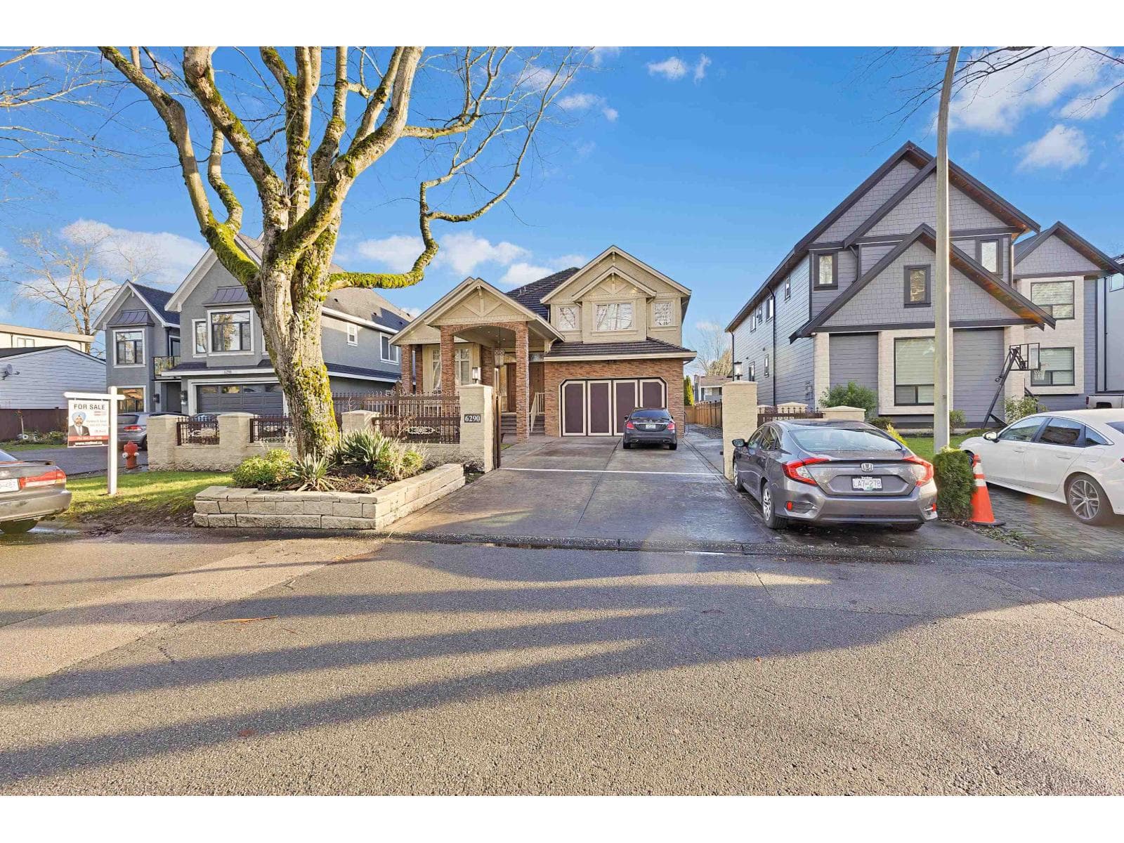 Surrey — Surrey - Main photo