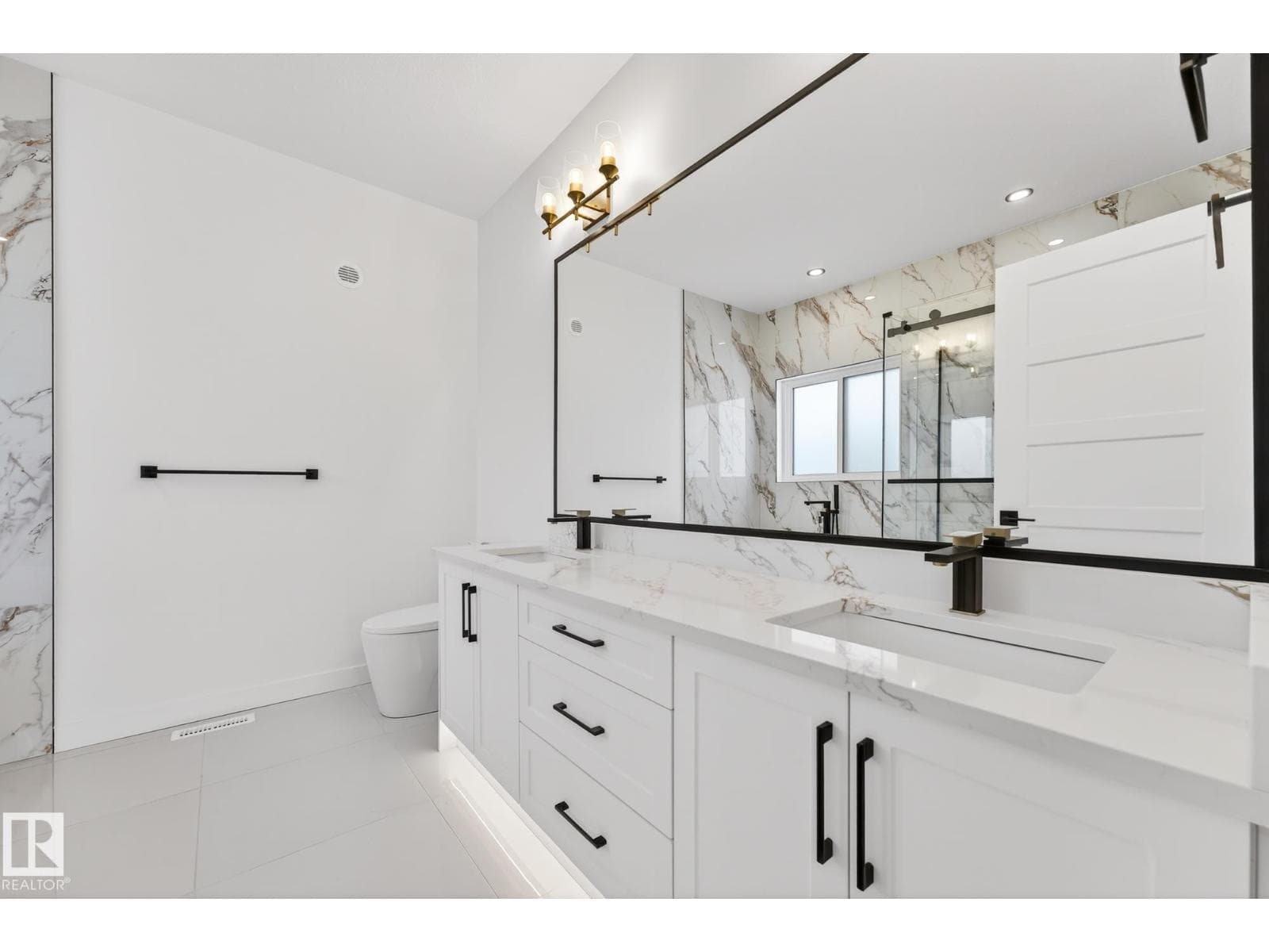 St. Albert — St. Albert - Main photo