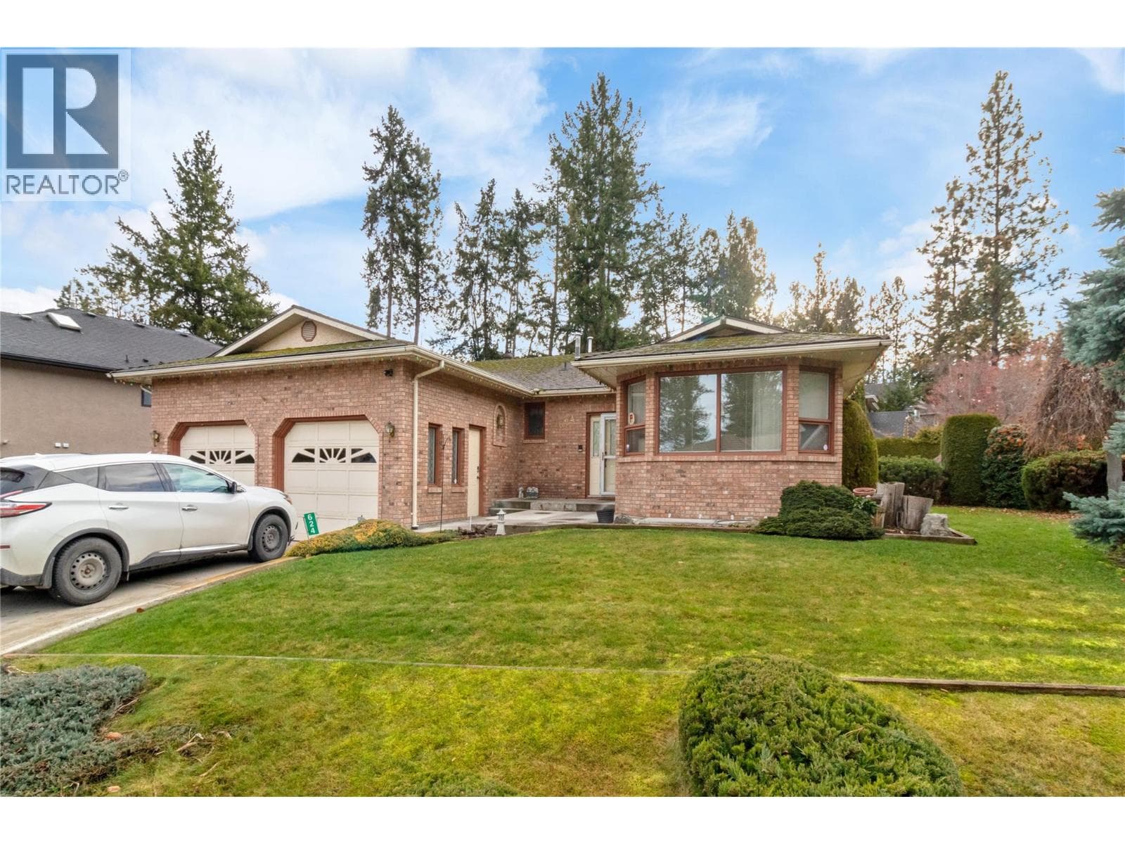 624 Cassiar Crescent — Kelowna - Main photo