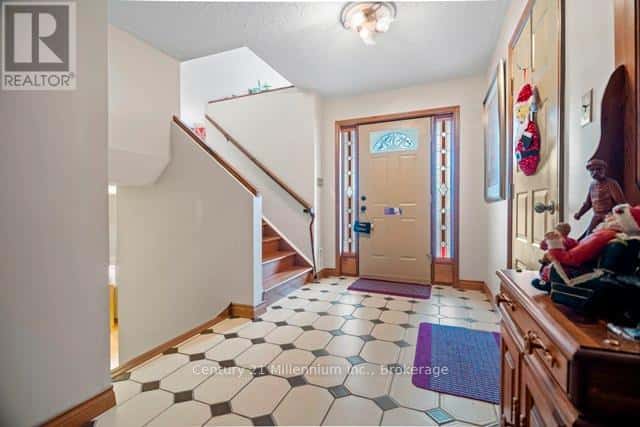 898 MCPHERSON CRESCENT — Kincardine - Photo 2 of 26