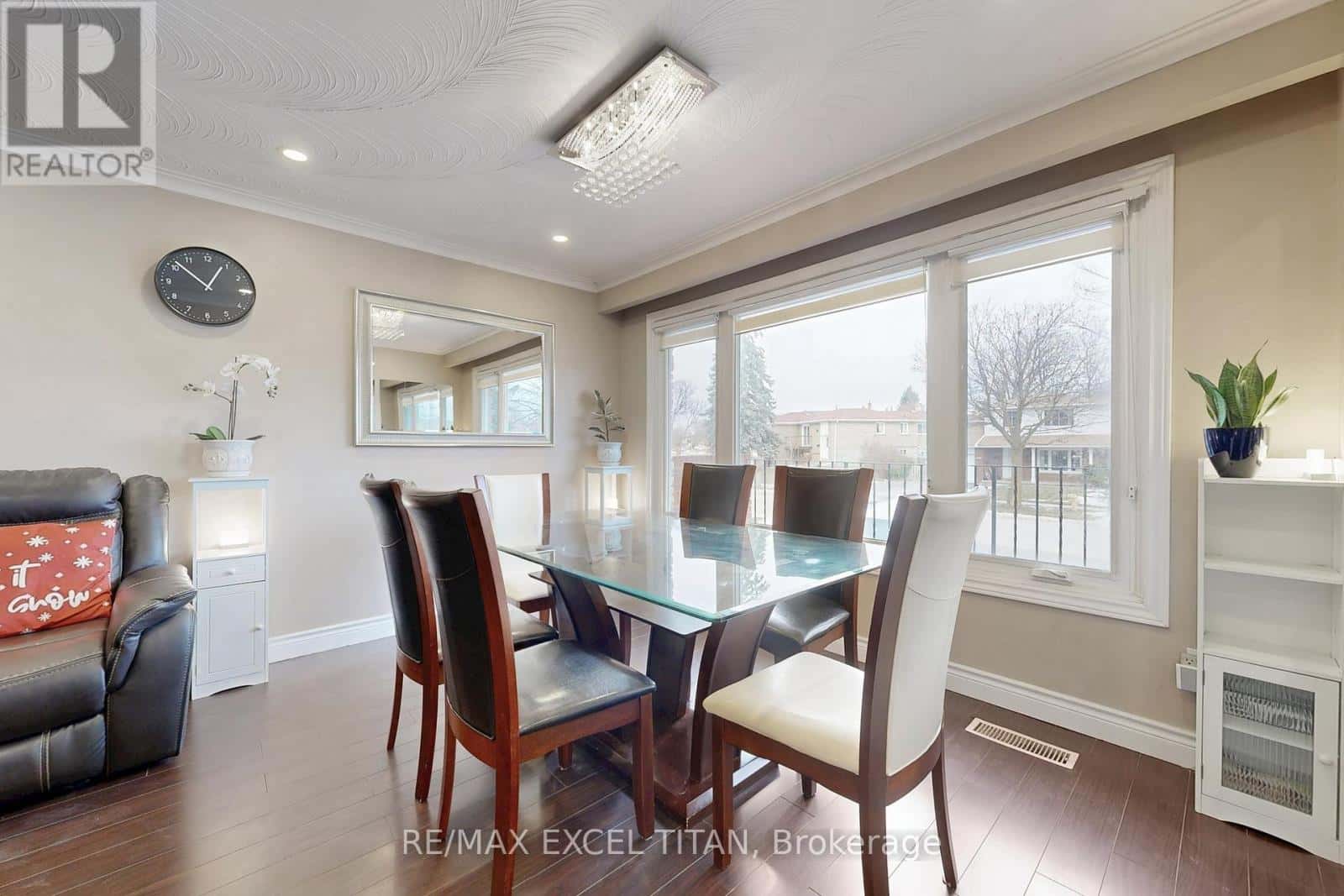 Toronto (Pleasant View) — Toronto (Pleasant View) - Photo 4 of 33