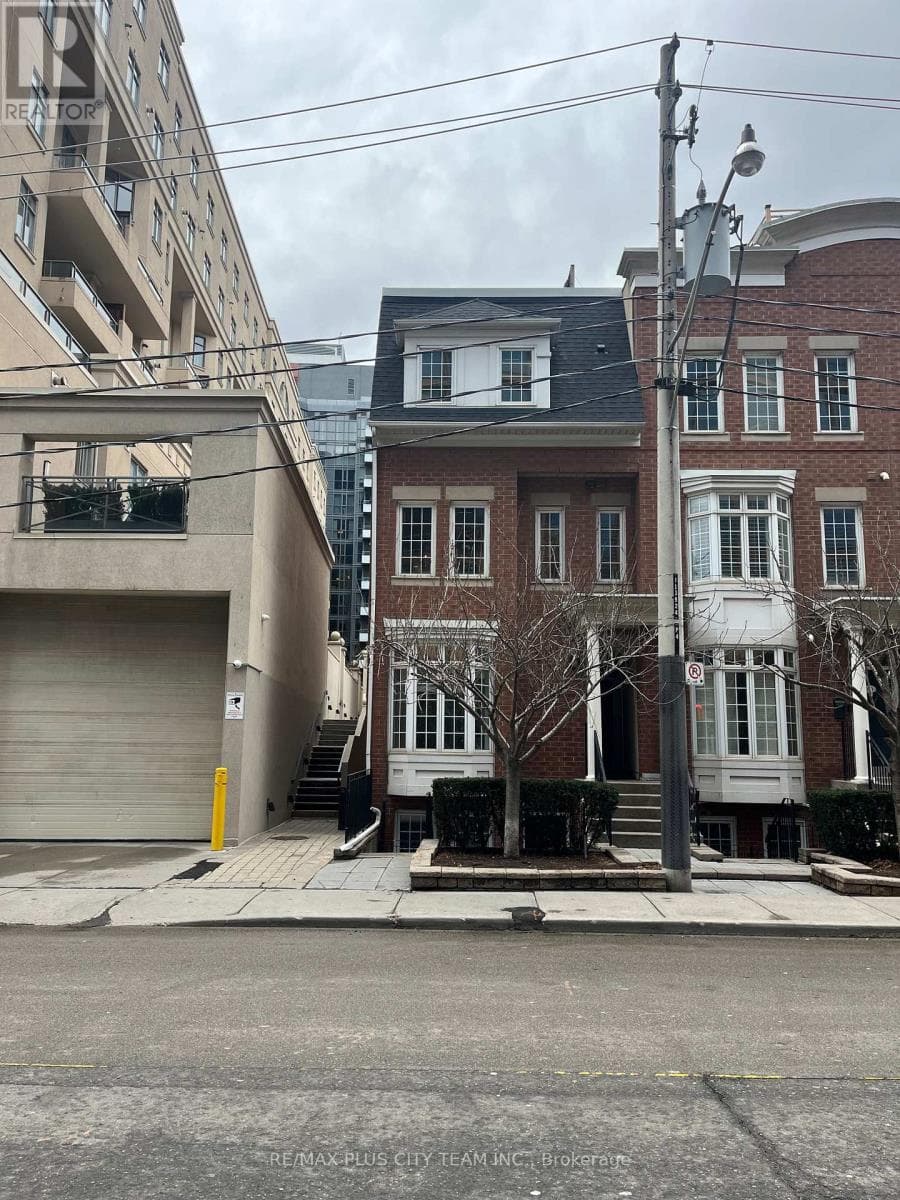 Toronto (Waterfront Communities) — Toronto (Waterfront Communities) - Main photo