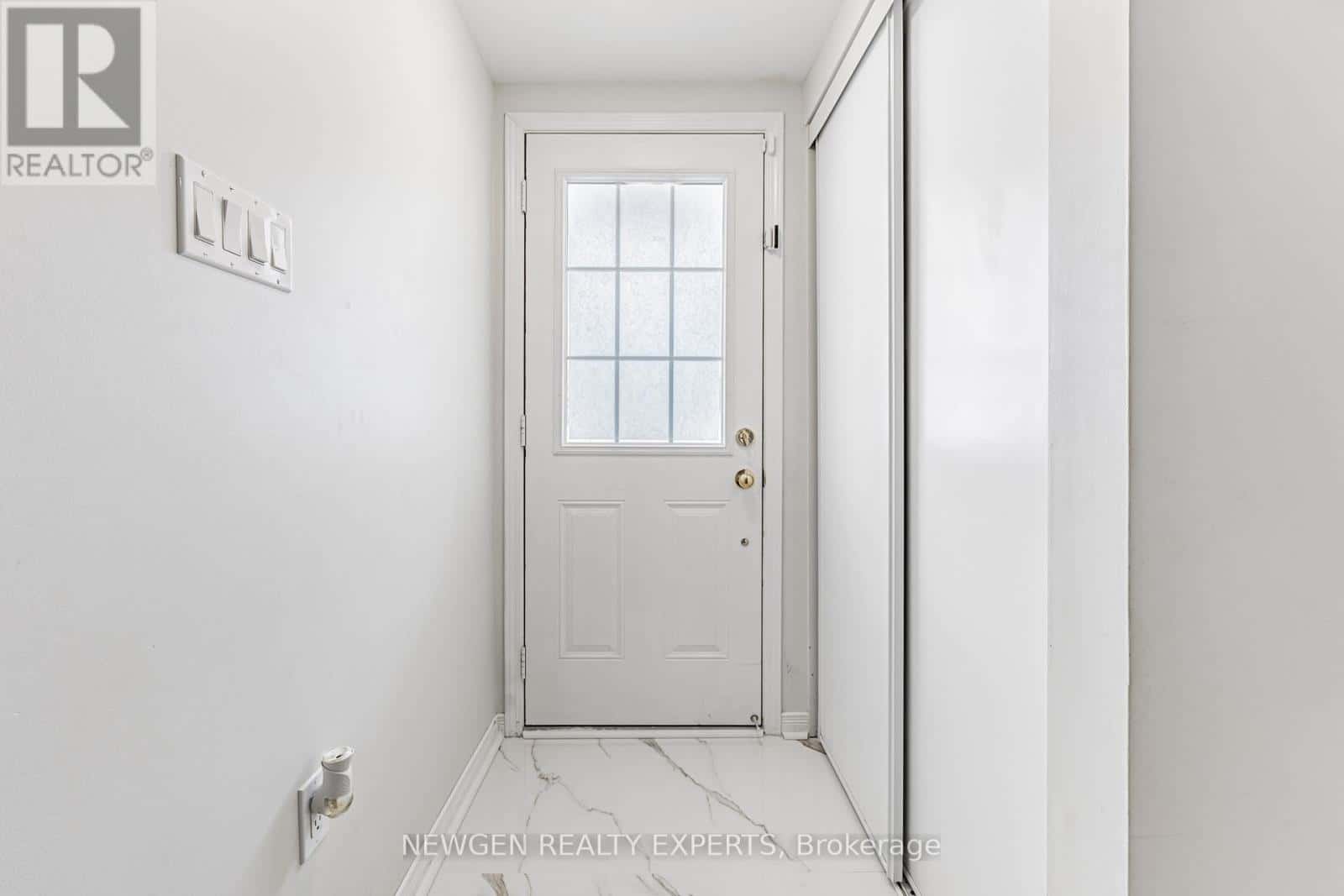 Ajax (Central) — Ajax (Central) - Photo 4 of 32