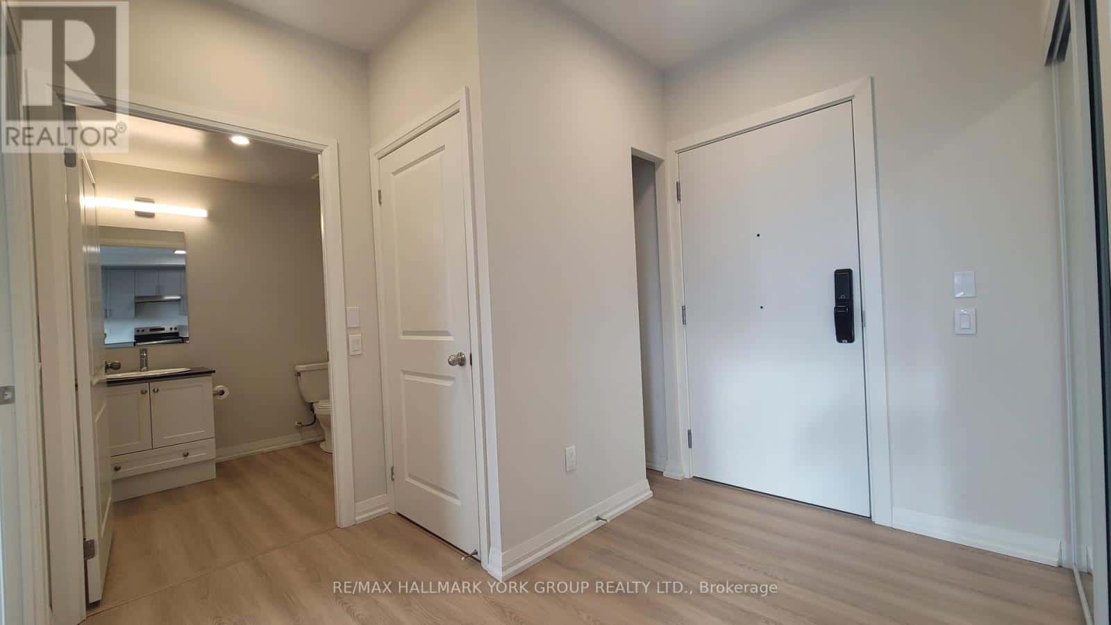 Richmond Hill (Oak Ridges) — Richmond Hill (Oak Ridges) - Photo 2 of 11