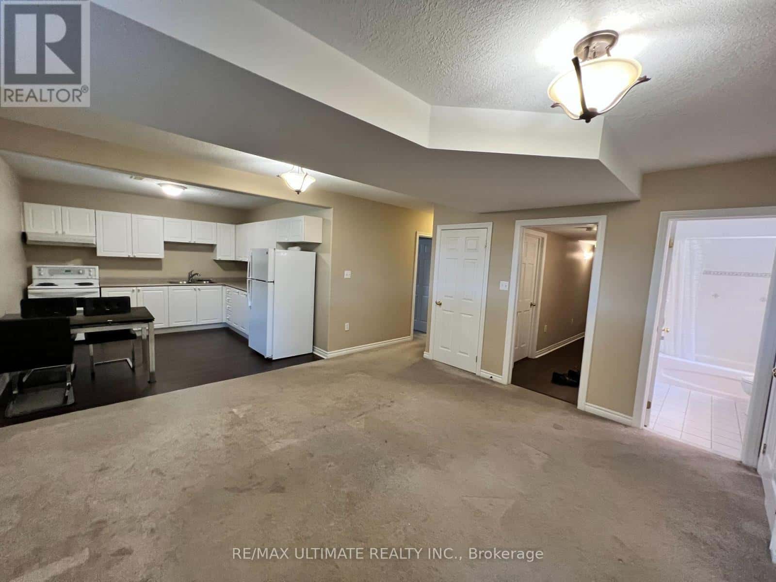 Barrie (Georgian Drive) — Barrie (Georgian Drive) - Photo 2 of 15