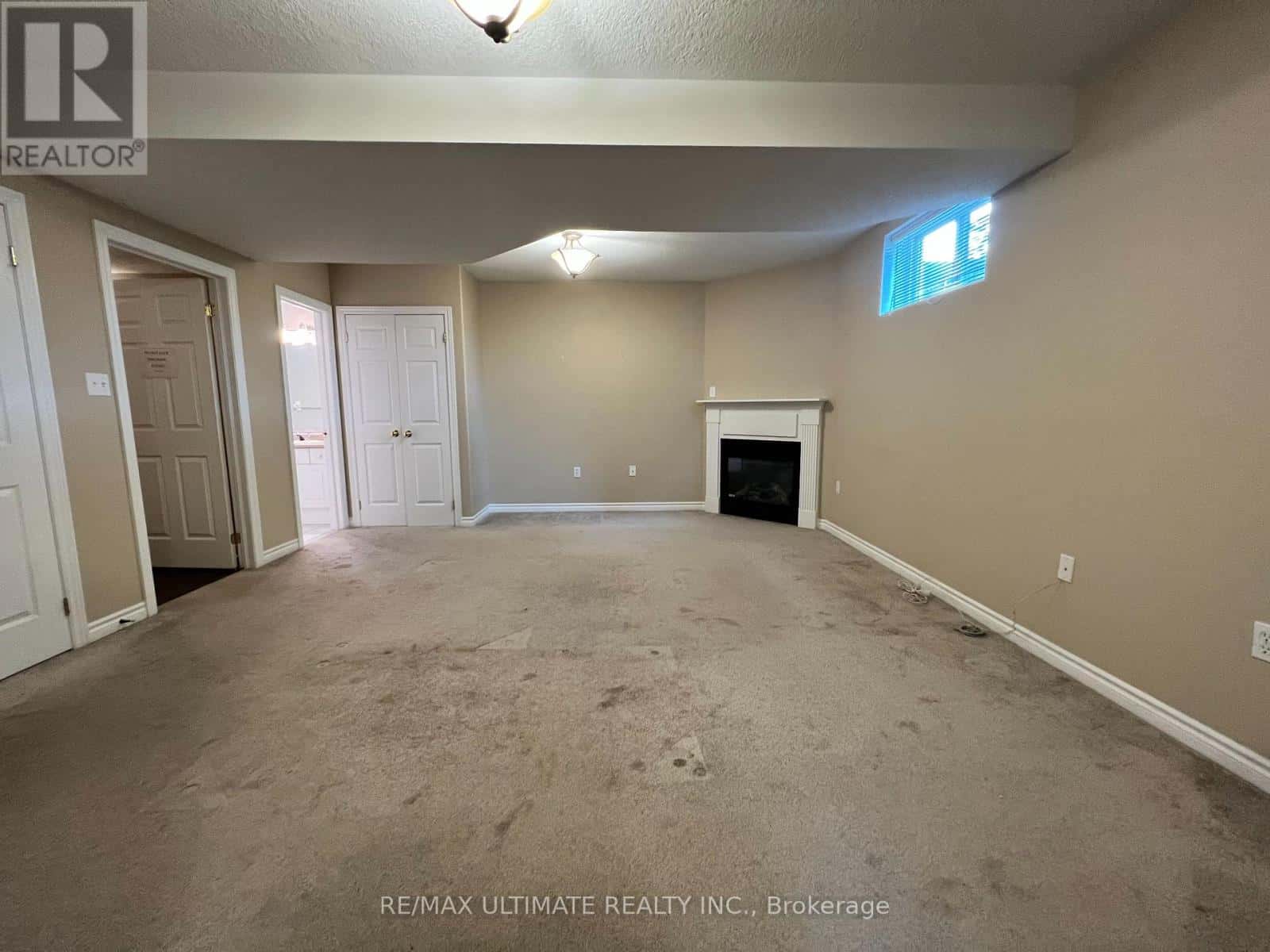 Barrie (Georgian Drive) — Barrie (Georgian Drive) - Photo 4 of 15