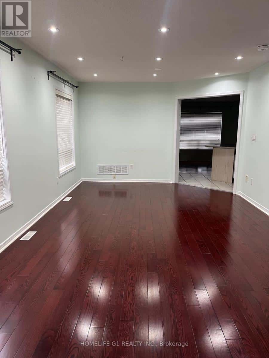 Brampton (Heart Lake East) — Brampton (Heart Lake East) - Photo 2 of 20