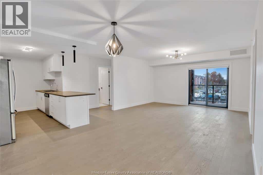 2550 SANDWICH WEST PARKWAY Unit# 302 — LaSalle - Photo 2 of 16