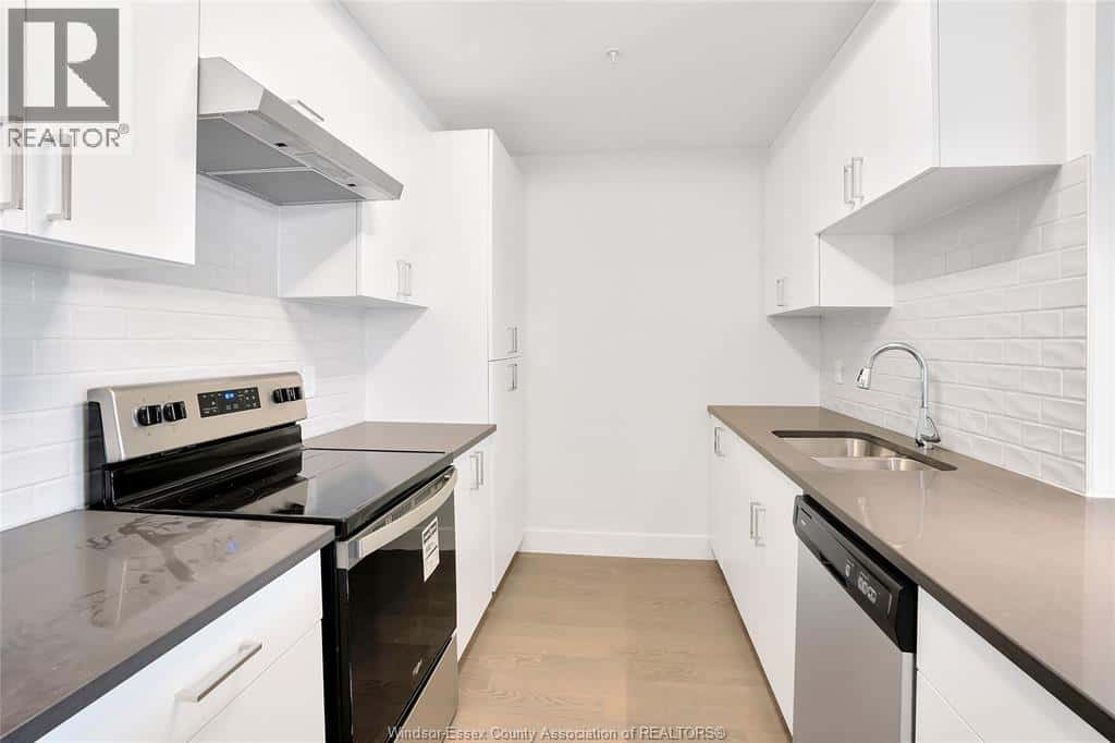 2550 SANDWICH WEST PARKWAY Unit# 302 — LaSalle - Photo 4 of 16