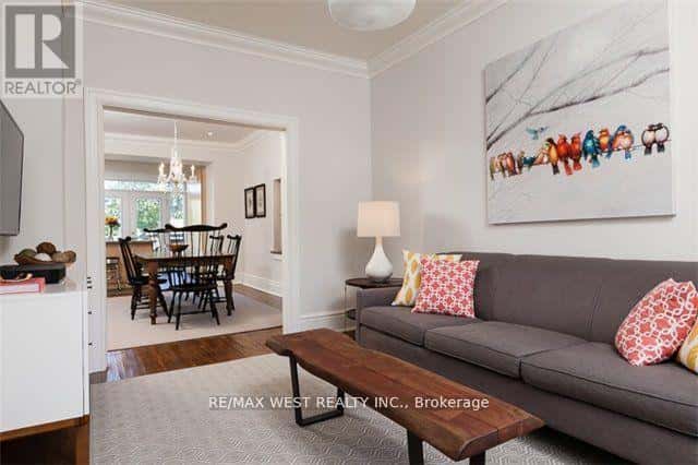 Toronto (Roncesvalles) — Toronto (Roncesvalles) - Photo 4 of 16