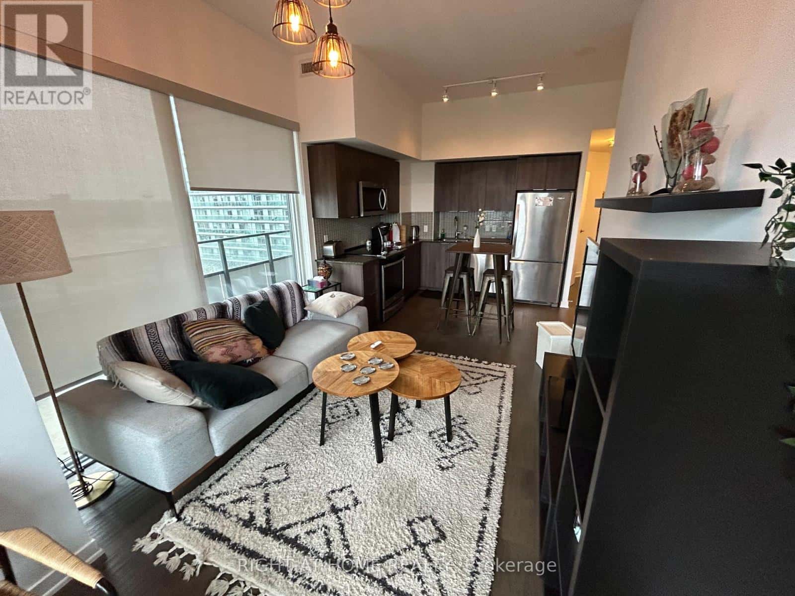 Toronto (Mimico) — Toronto (Mimico) - Photo 3 of 19