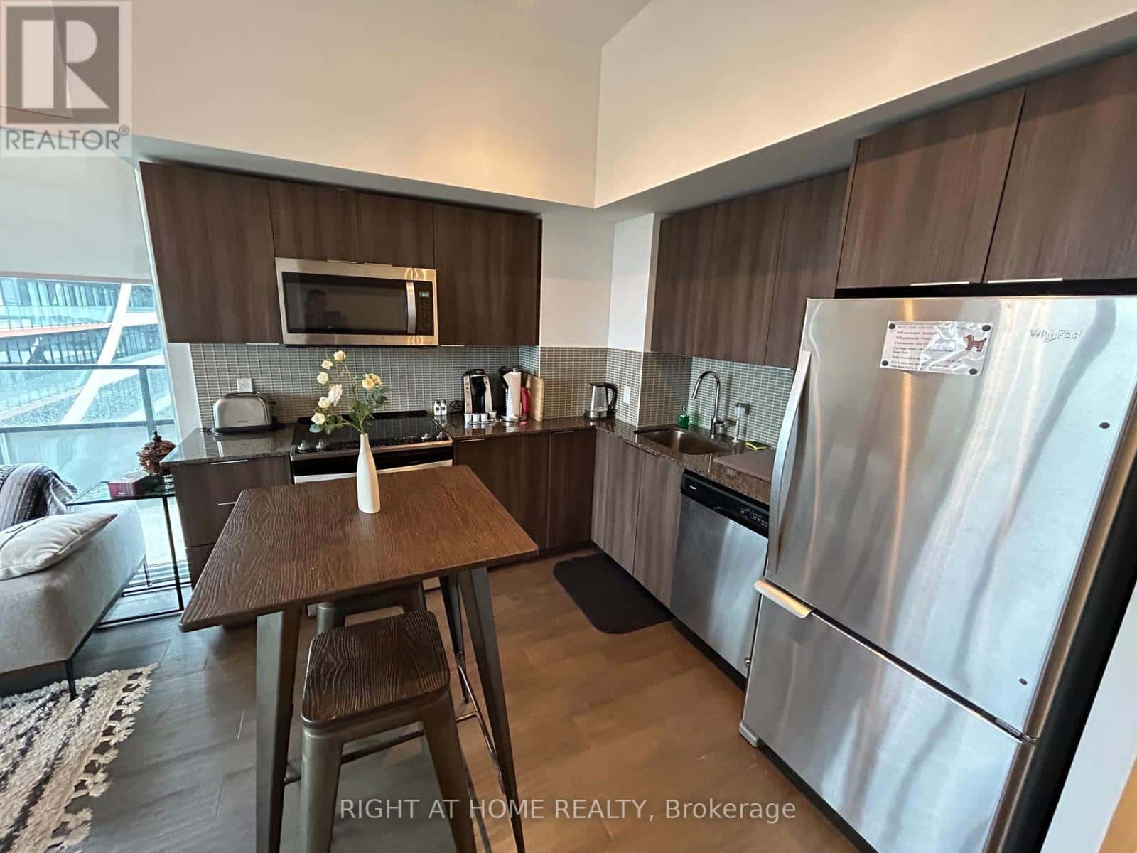 Toronto (Mimico) — Toronto (Mimico) - Photo 5 of 19